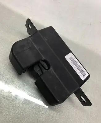 Alfa Romeo Giulia Seat back rest lock catch 05056288600