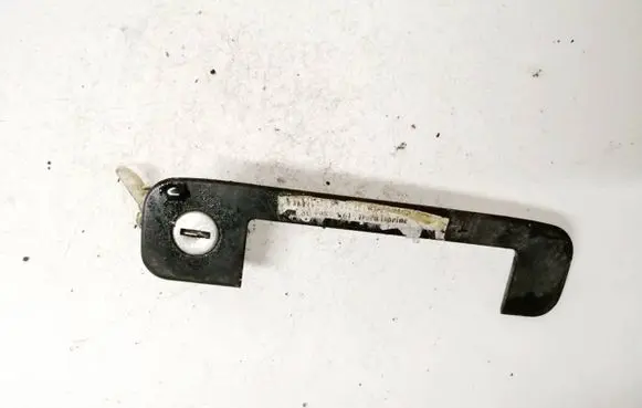 Audi 80 90 B3 Front door lock (next to the handle) 