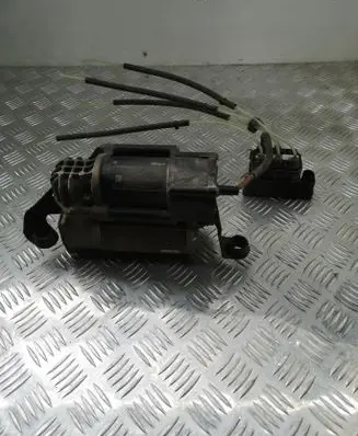 Mercedes-Benz C W205 Air suspension compressor/pump A2053200104