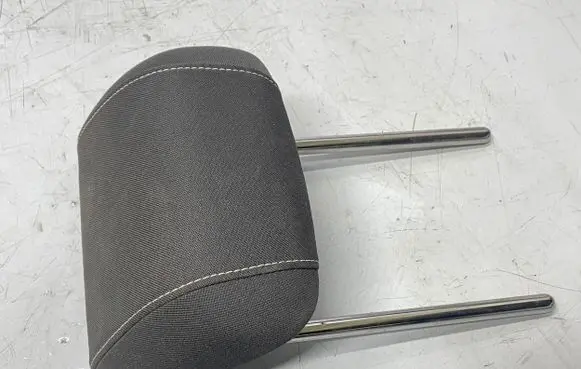 Opel Astra J Rear seat headrest 