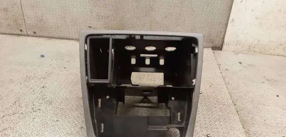 Radio/GPS head unit trim