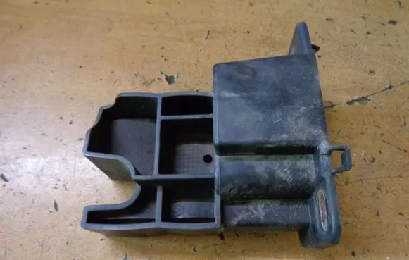 Renault Clio IV Front bumper shock/impact absorber 