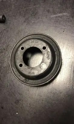 BMW 5 E39 Water pump pulley 2246129
