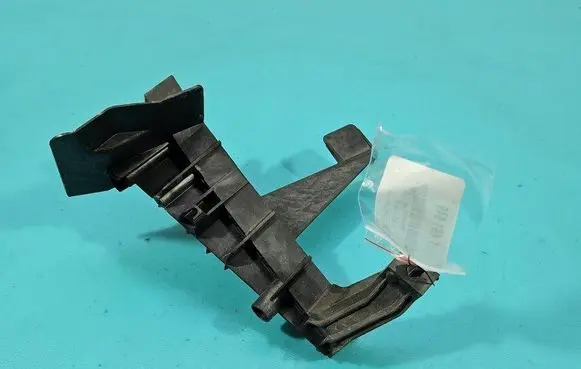 Other engine bay part