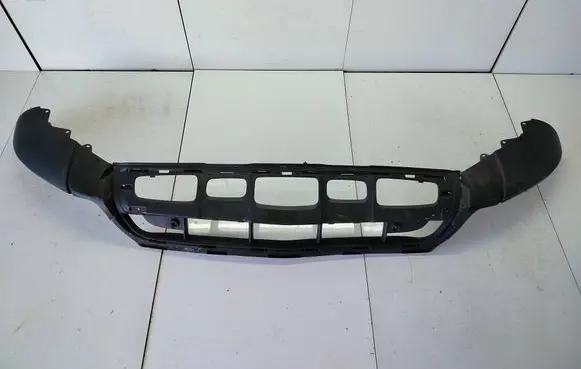 Front bumper lip