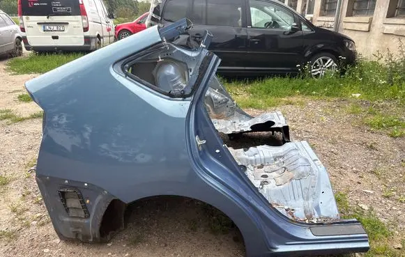 Toyota Prius (NHW20) Rear quarter panel