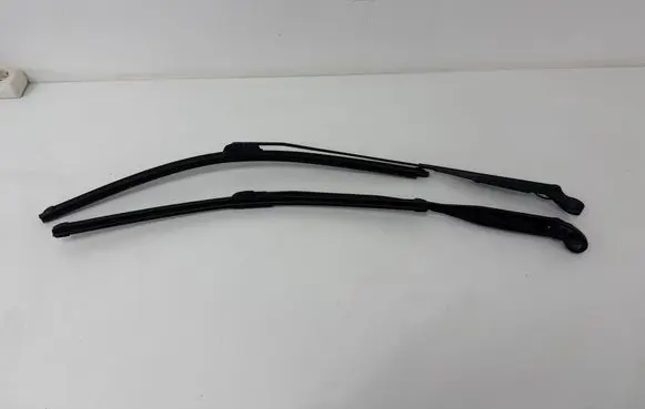 Mercedes-Benz A W168 Front wiper blade arm