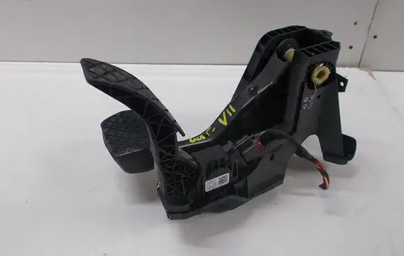 Volkswagen Golf VII Brake pedal 656232