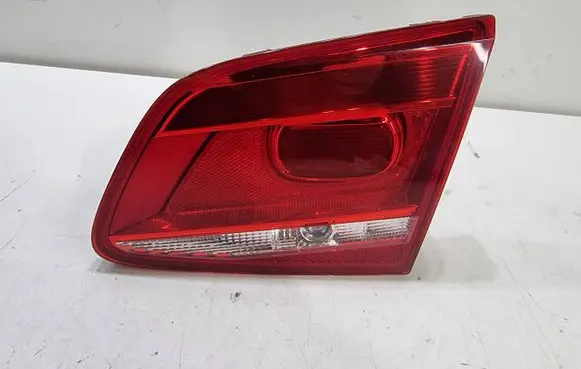 Volkswagen PASSAT B7 Tailgate rear/tail lights 3AE945094D