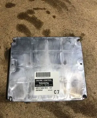 Toyota Avensis T250 Engine control unit/module 89661-05C71 1409019968 LLL60089