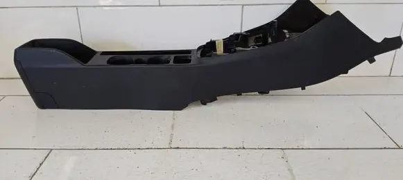 Ford Focus Center console 