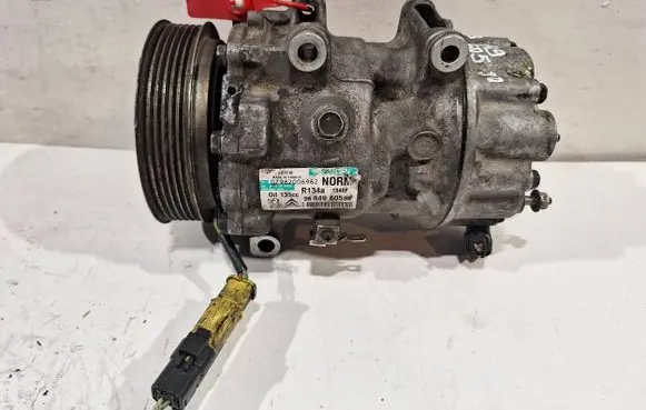 Citroen C4 I Picasso Air conditioning (A/C) compressor (pump) 9684960580