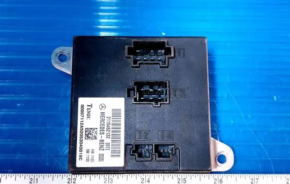 Mercedes-Benz E W211 Comfort/convenience module 2115452132