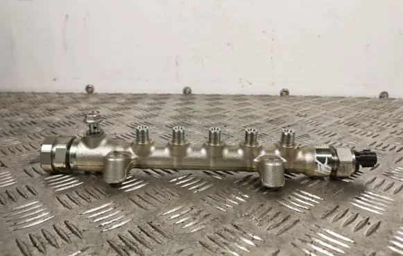 Mazda 3 II Fuel main line pipe DA5020