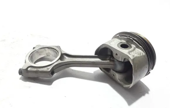 Renault Clio III Piston with connecting rod 7701476929
