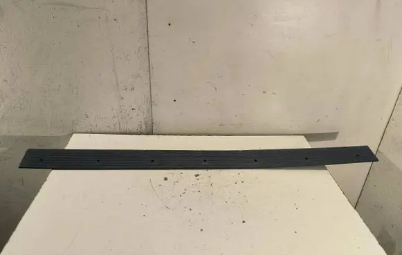 Chevrolet Suburban Rear sill trim cover 15667340 15652179