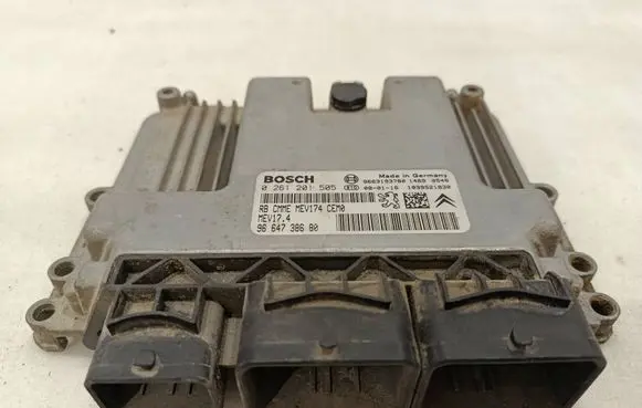 Peugeot 308 SW Engine control unit/module 9664738680 9663193780 0261201505