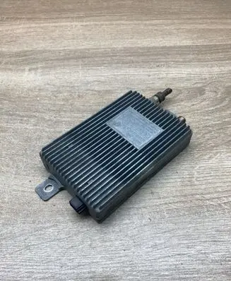 BMW 7 E38 Aerial antenna amplifier 8372374