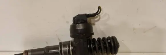 Volkswagen PASSAT B6 Fuel injector 038130073bn