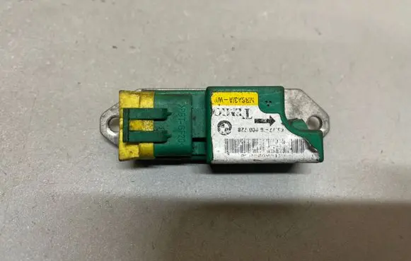 BMW 5 E39 Airbag deployment crash/impact sensor 6900728