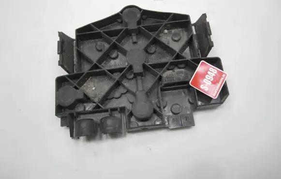 Volkswagen Jetta II Tail light bulb cover holder 165945257A