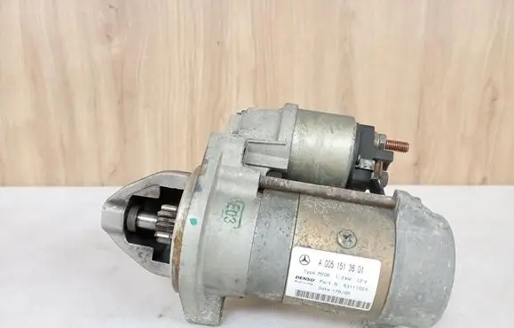 Mercedes-Benz SLK R170 Starter motor 0051513601 A0051513601