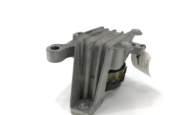 Buick Encore GX I Engine mount bracket 3411