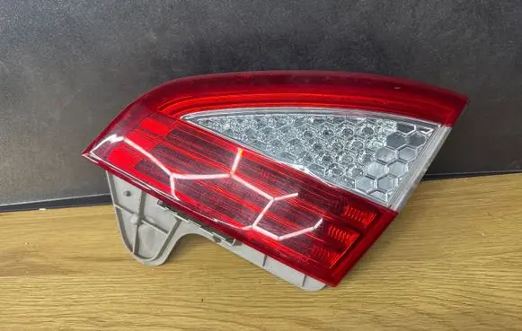 Ford Mondeo MK IV Tailgate rear/tail lights 7S7113A602