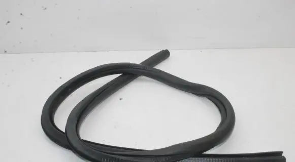 Volkswagen Scirocco Rubber seal front coupe door 