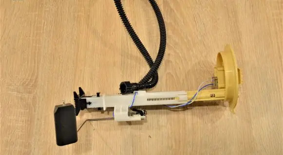 Opel Antara Fuel level sensor 13503270