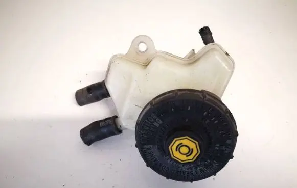 Brake fluid reservoir