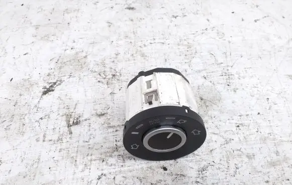 Volkswagen Touareg I Suspension ride height/mode switch 7L6927135E