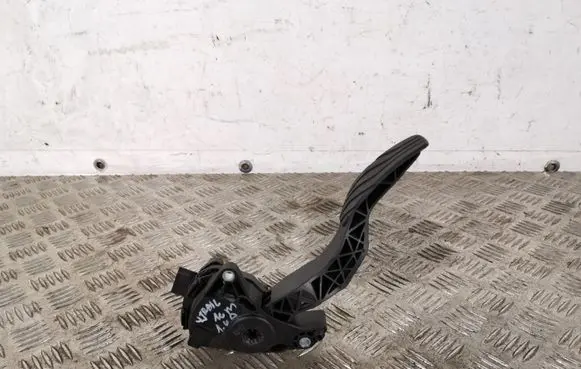 Nissan X-Trail T32 Accelerator throttle pedal 180024CL0B