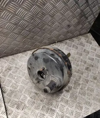 Volvo XC70 Brake booster 8646010