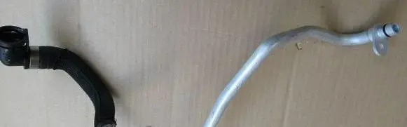 Engine coolant pipe/hose