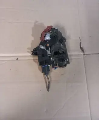 Skoda Fabia Mk2 (5J) Front door lock 3b1837016ce