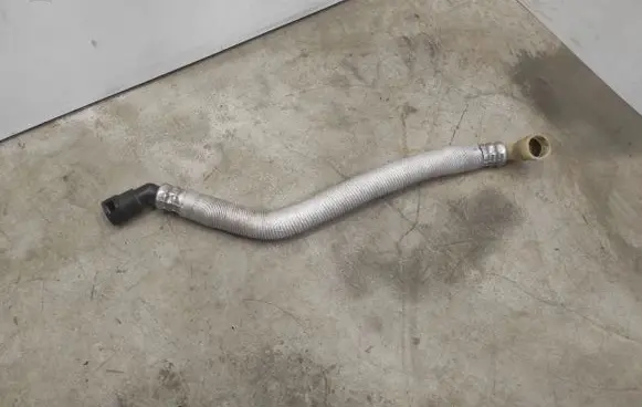 Ford Explorer VI Engine coolant pipe/hose
