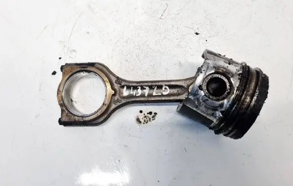 Peugeot 308 Piston with connecting rod