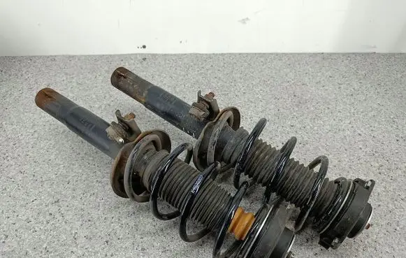 Volkswagen Golf V Front shock absorber/damper K4000143
