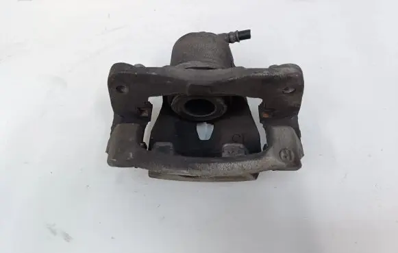 Toyota Prius c Front brake caliper