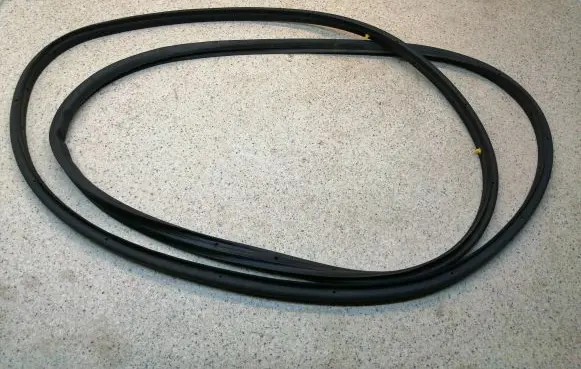 Citroen C3 Aircross Front door rubber seal E06336