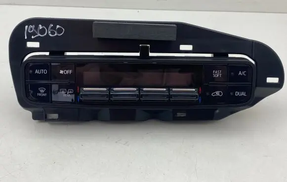 Toyota Auris E180 Climate control unit 5590002810 5546802030 6952055A
