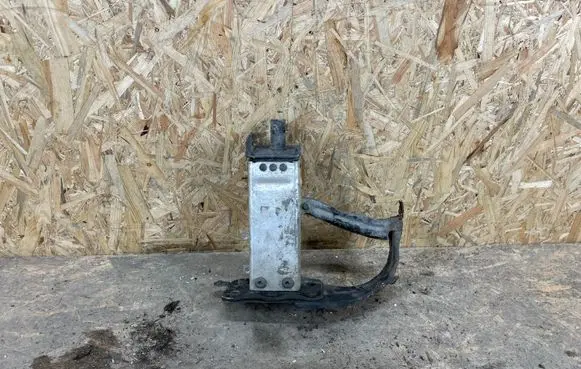 Mercedes-Benz E W211 Radiator support slam panel bracket