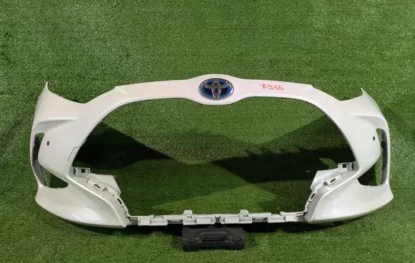 Toyota Yaris XP210 Front bumper 