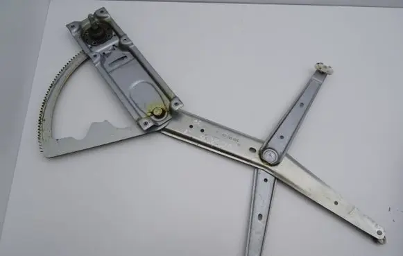 Opel Corsa B Front door manual window regulator 90388865