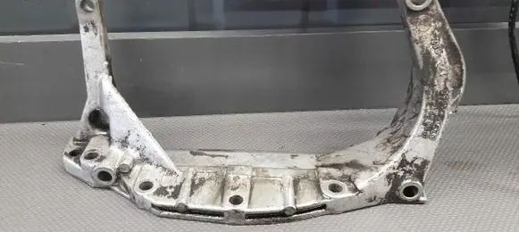 Audi A4 S4 B5 8D Engine mounting bracket