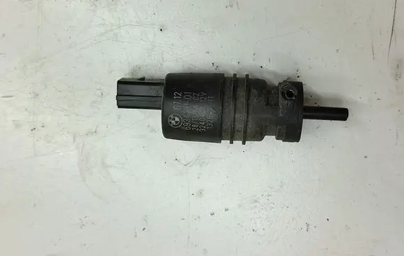 Windshield washer spray nozzle