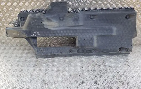 Volkswagen Polo Center/middle under tray cover 6Q0825202J