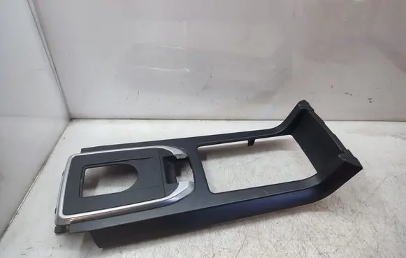 Land Rover Discovery Sport Gear shifter surround trim plastic FK72045A66E