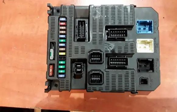 Peugeot 207 Comfort/convenience module 9659285480